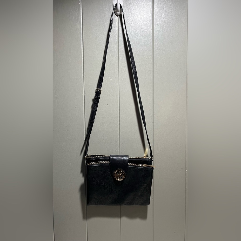Michael Kors Crossbody Black Pebbled Leather with Adjustable Strap
